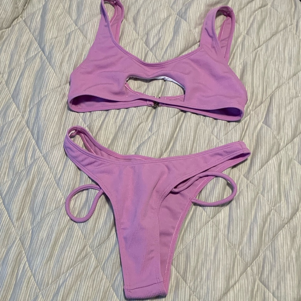 Ribbed cutout bikini